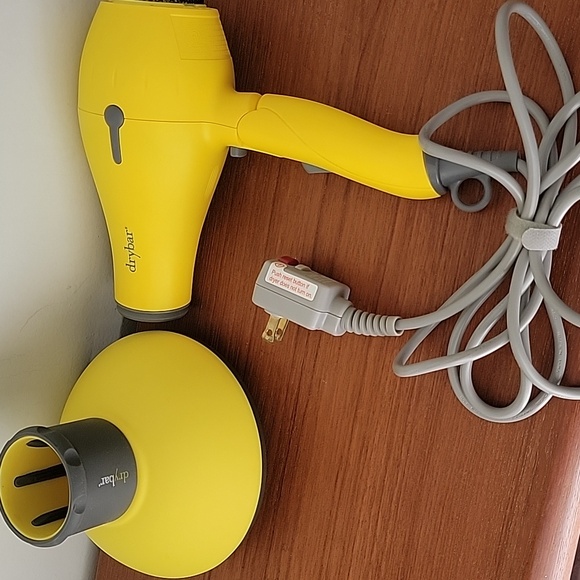 Drybar Buttercup Travel Hair Dryer And Diffuser Attachment  BinY - Picture 1 of 11